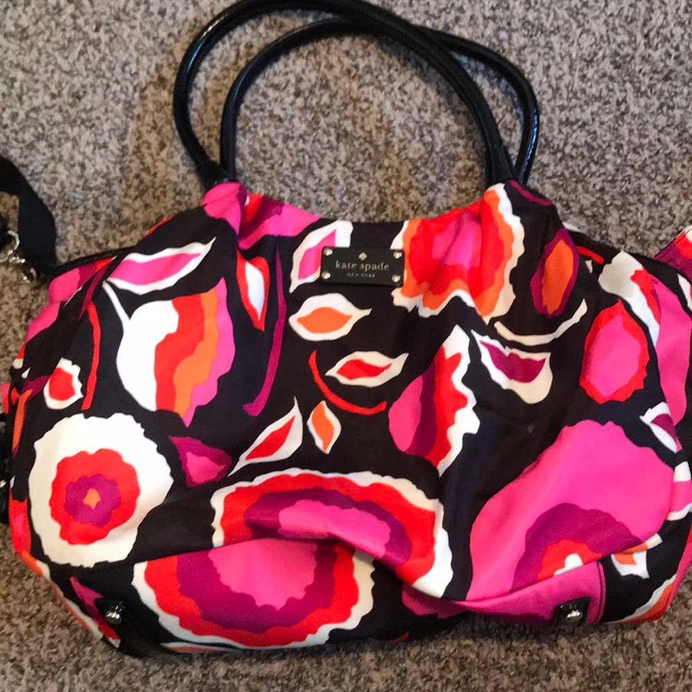 Fun kate spade purse! Perfect condition